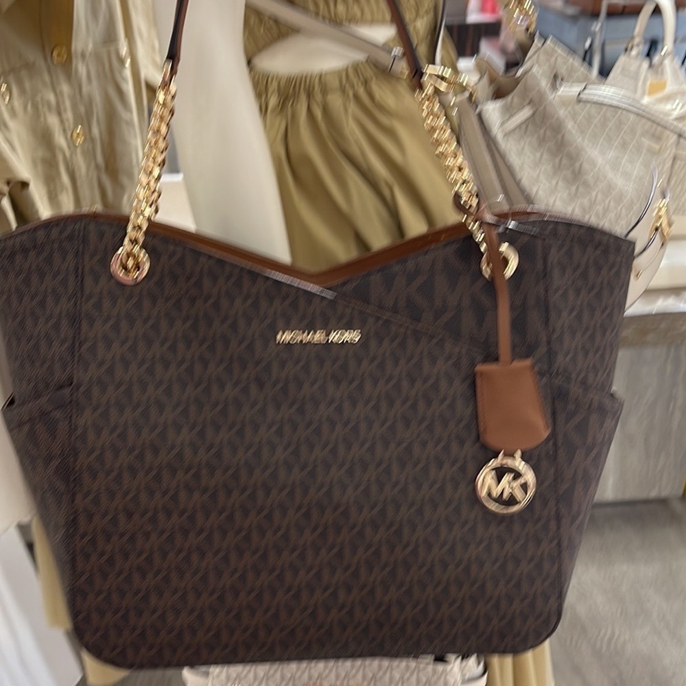 Michael Kors Jet Set Travel Large Chained Tote Shoulder Bag MK Brown
NWT - Picture 10 of 16